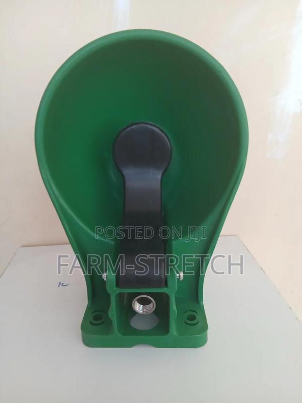 Semi-Automatic Cow Drinking Bowl - main view