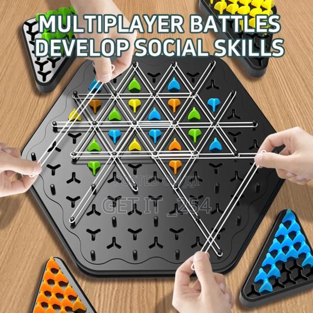 Linkage Geometry Chess Game