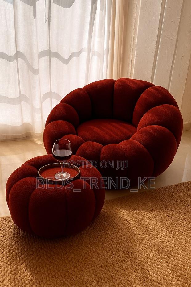Chic Single Armchair Sofa With a Puff