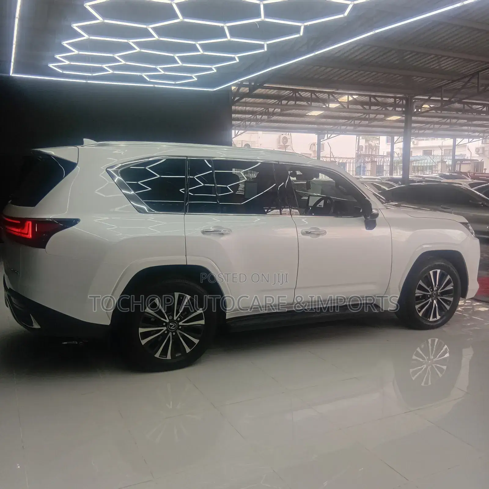 Lexus LX LX 600 2022 White