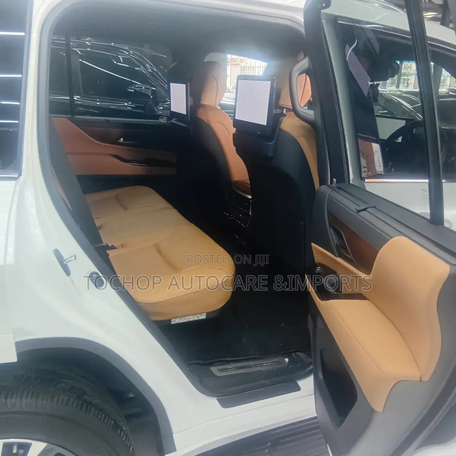 Lexus LX LX 600 2022 White