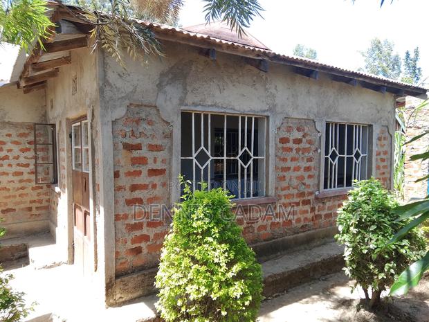 3bdrm Bungalow in Muyayi, Bukembe West for sale - thumbnail 3