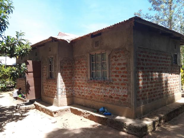 3bdrm Bungalow in Muyayi, Bukembe West for sale - thumbnail 5