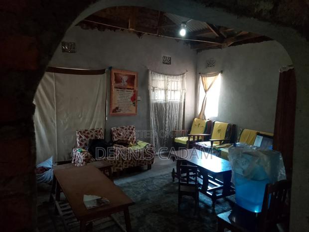 3bdrm Bungalow in Muyayi, Bukembe West for sale - thumbnail 7