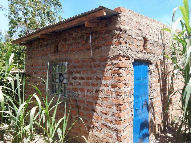 3bdrm Bungalow in Muyayi, Bukembe West for sale - thumbnail 11