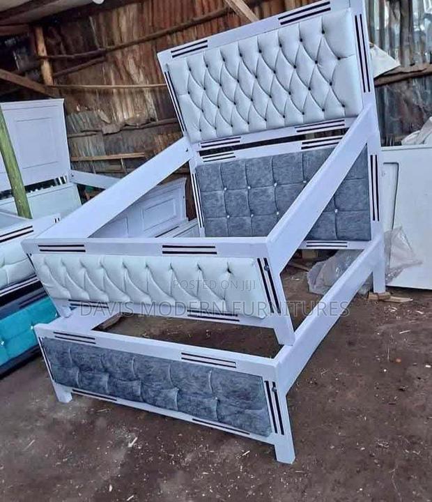 Home Mocketupholstered Bed Frame With Tufted Headboard
