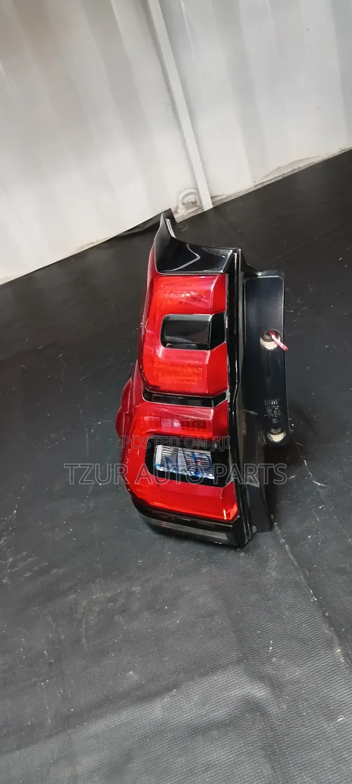 Left Taillight Land Cruiser Prado 165