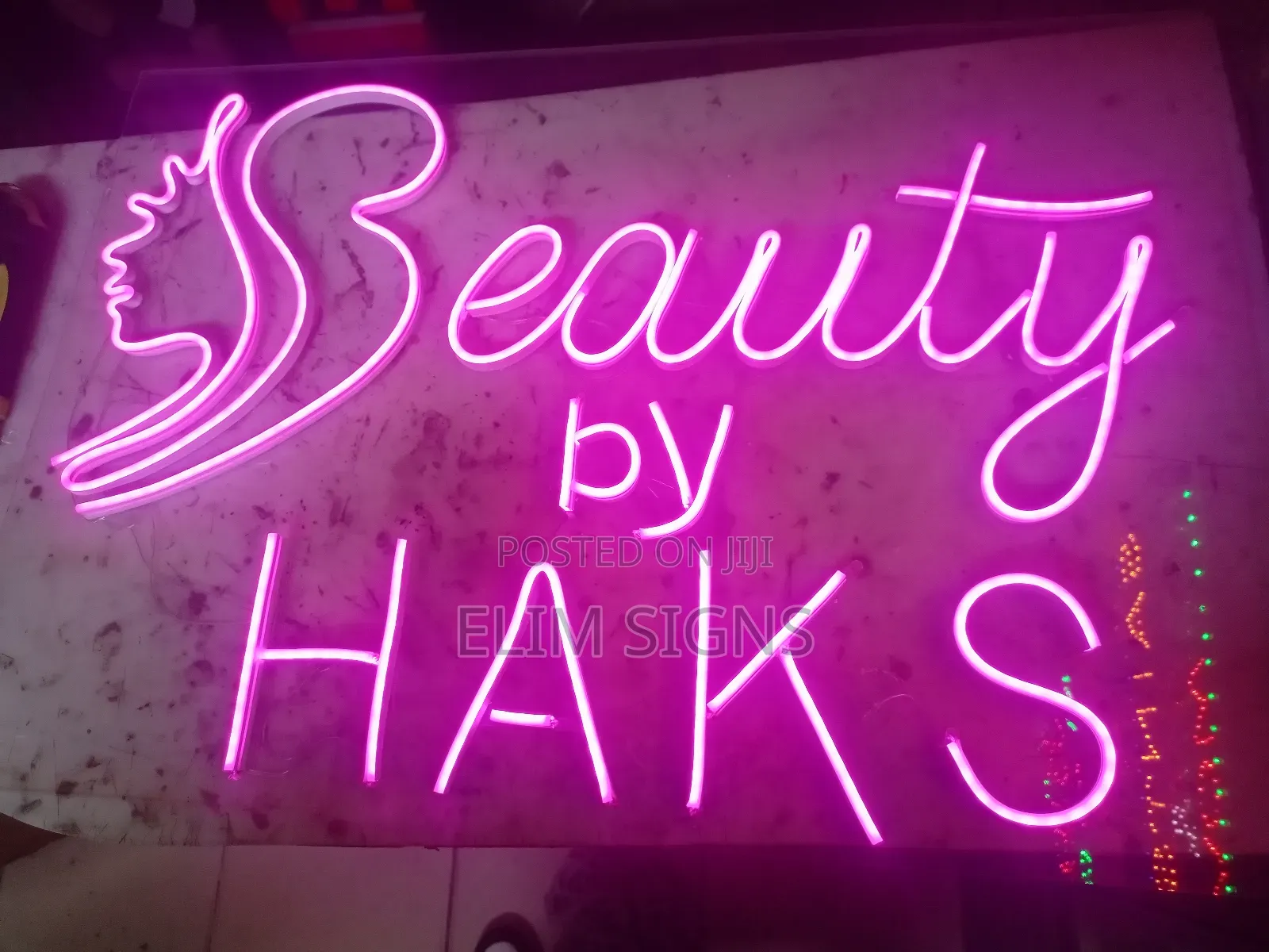 Custom Neon Signs – Bright, Colorful Eye-Catching