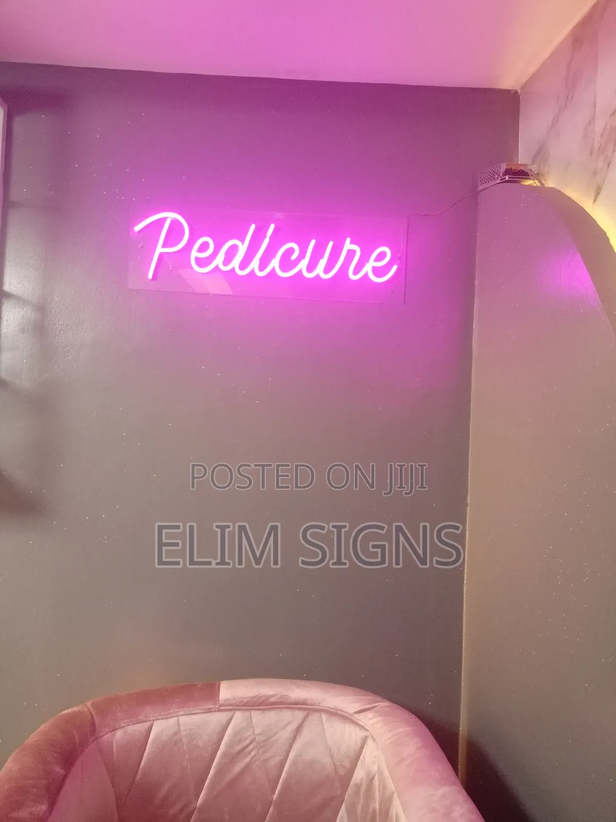 Custom Neon Signs – Bright, Colorful Eye-Catching