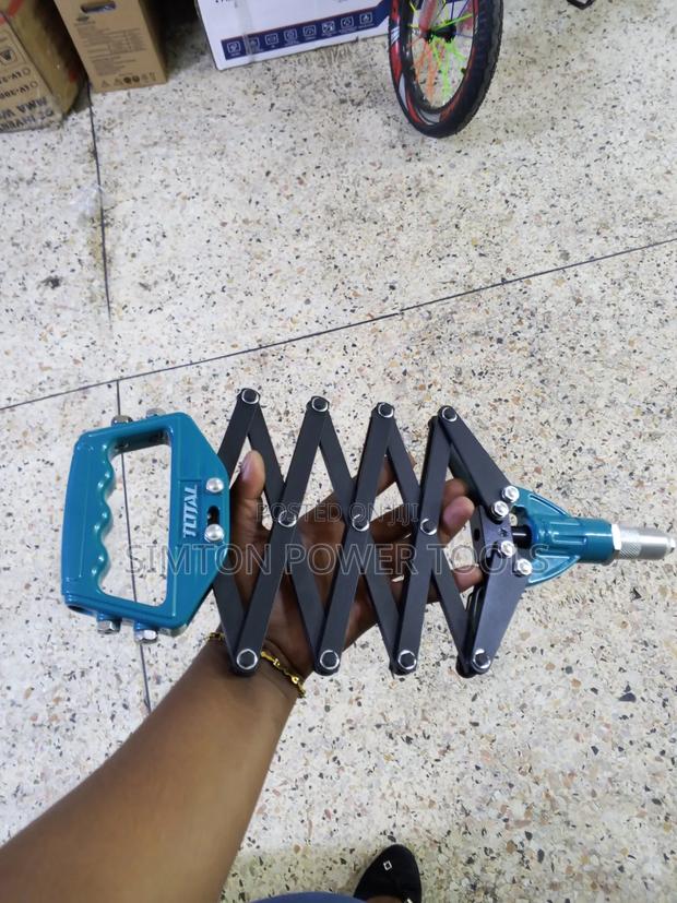 Total 32" Folding Hand Riveter - main view