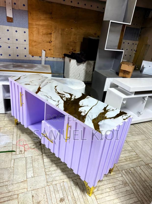 4.5fts Executive Tv Stand With Marble Lining - main view