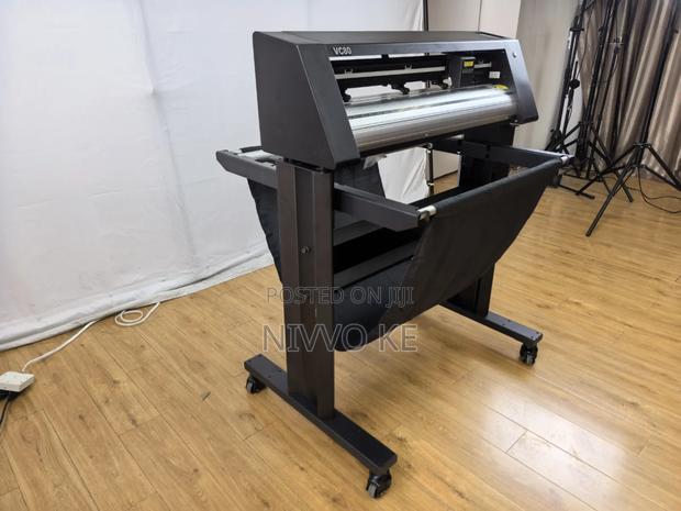 4-Feet Contour Cutting Plotter for Precision Graphic Work - thumbnail 3