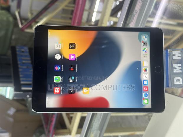 Apple iPad mini 4 128 GB Gray - thumbnail 3