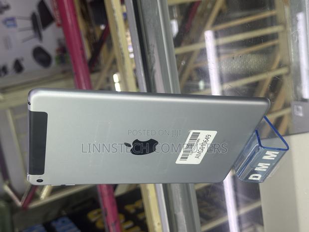 Apple iPad mini 4 128 GB Gray - thumbnail 4