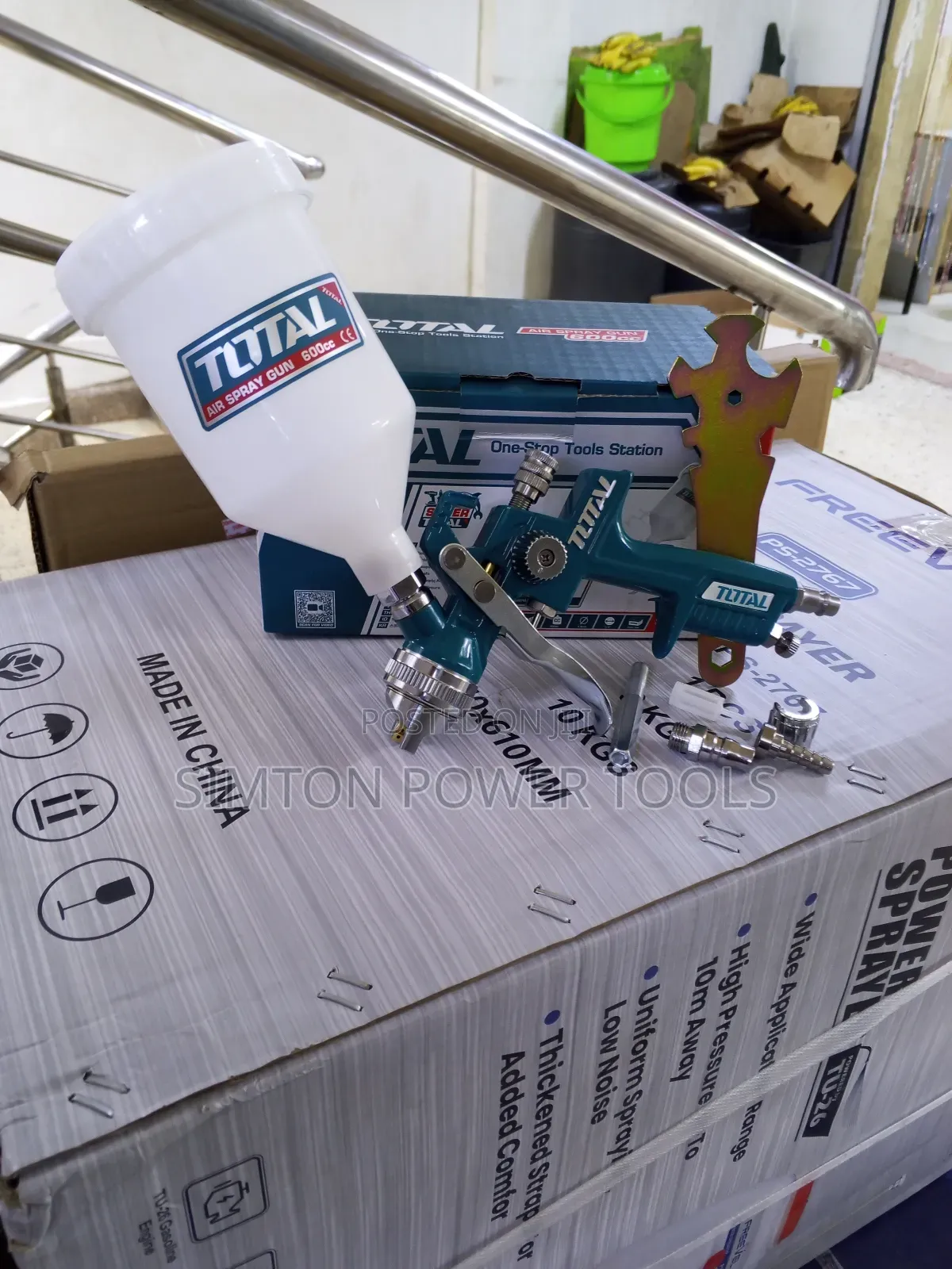 High Standard 600cc Air Spray Gun