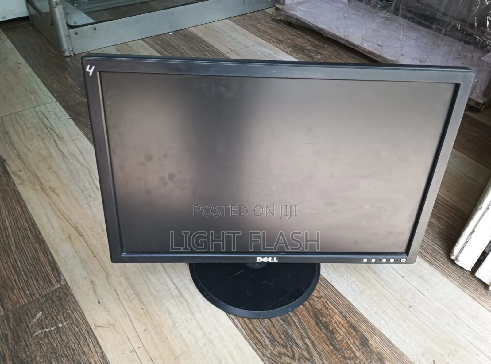 19 Inches Dell Monitor