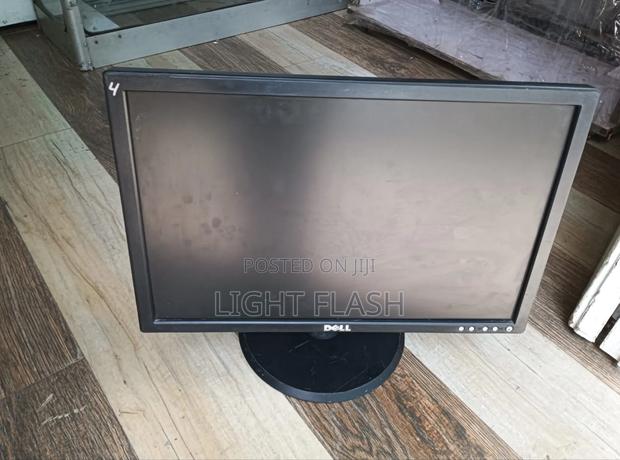19 Inches Dell Monitor