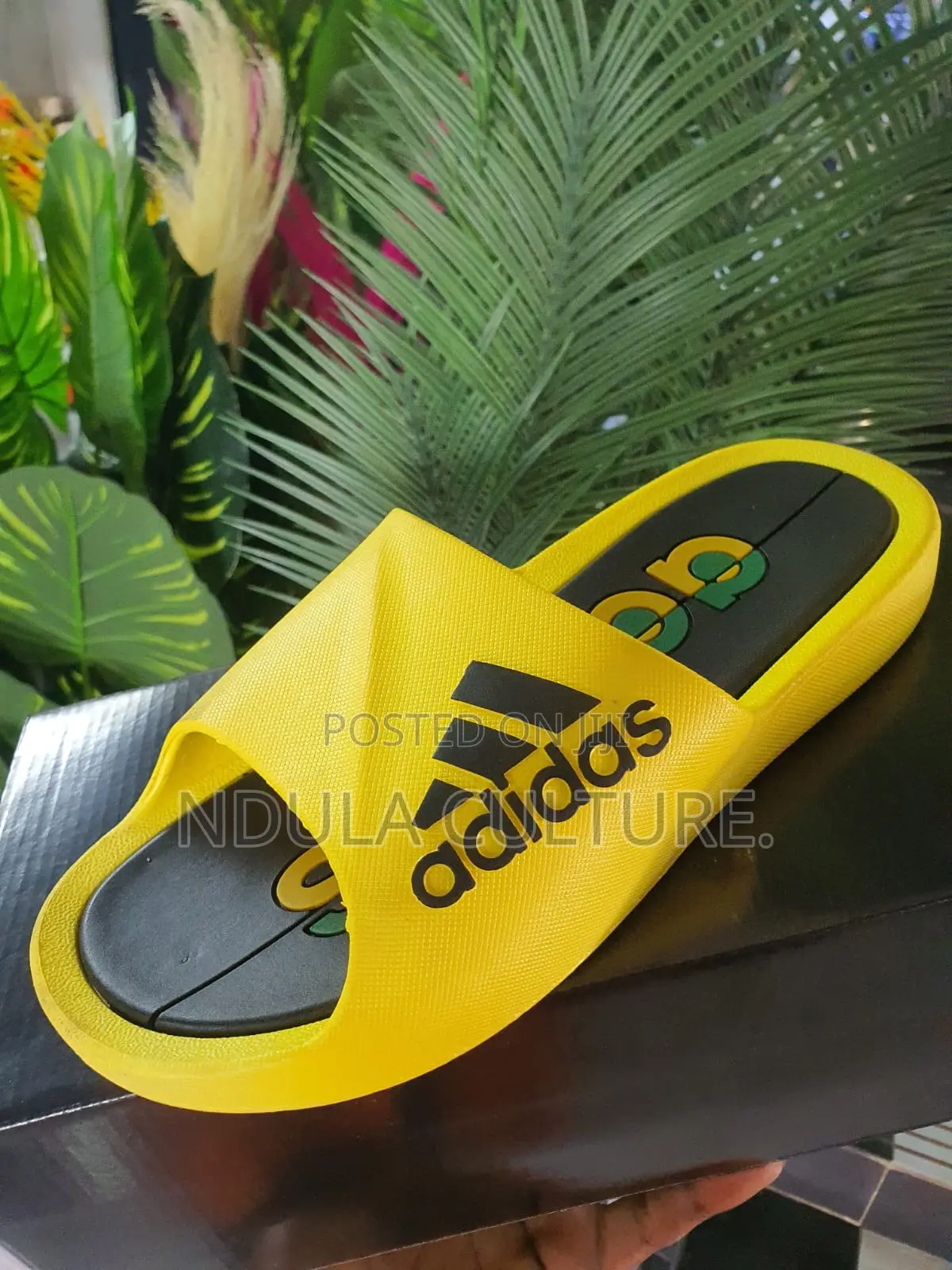 Adidas Adilette Slides