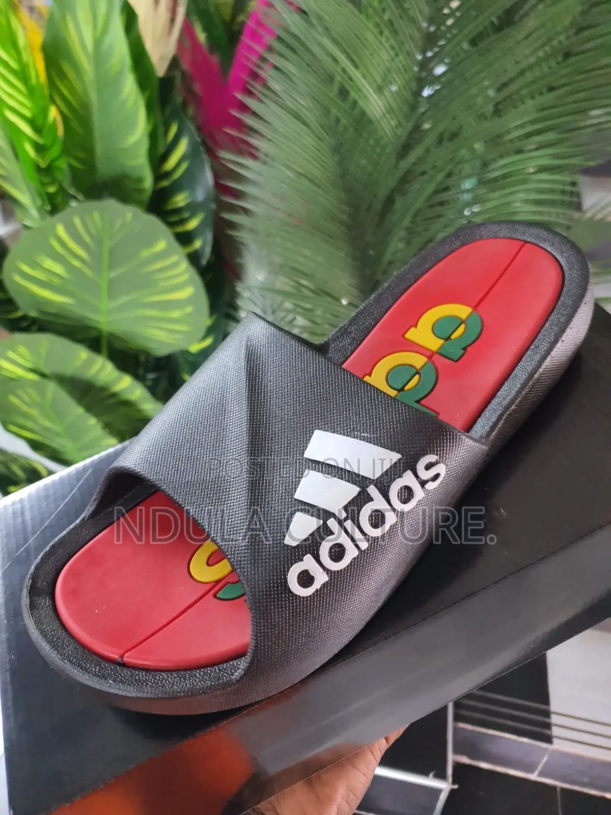 Adidas Adilette Slides