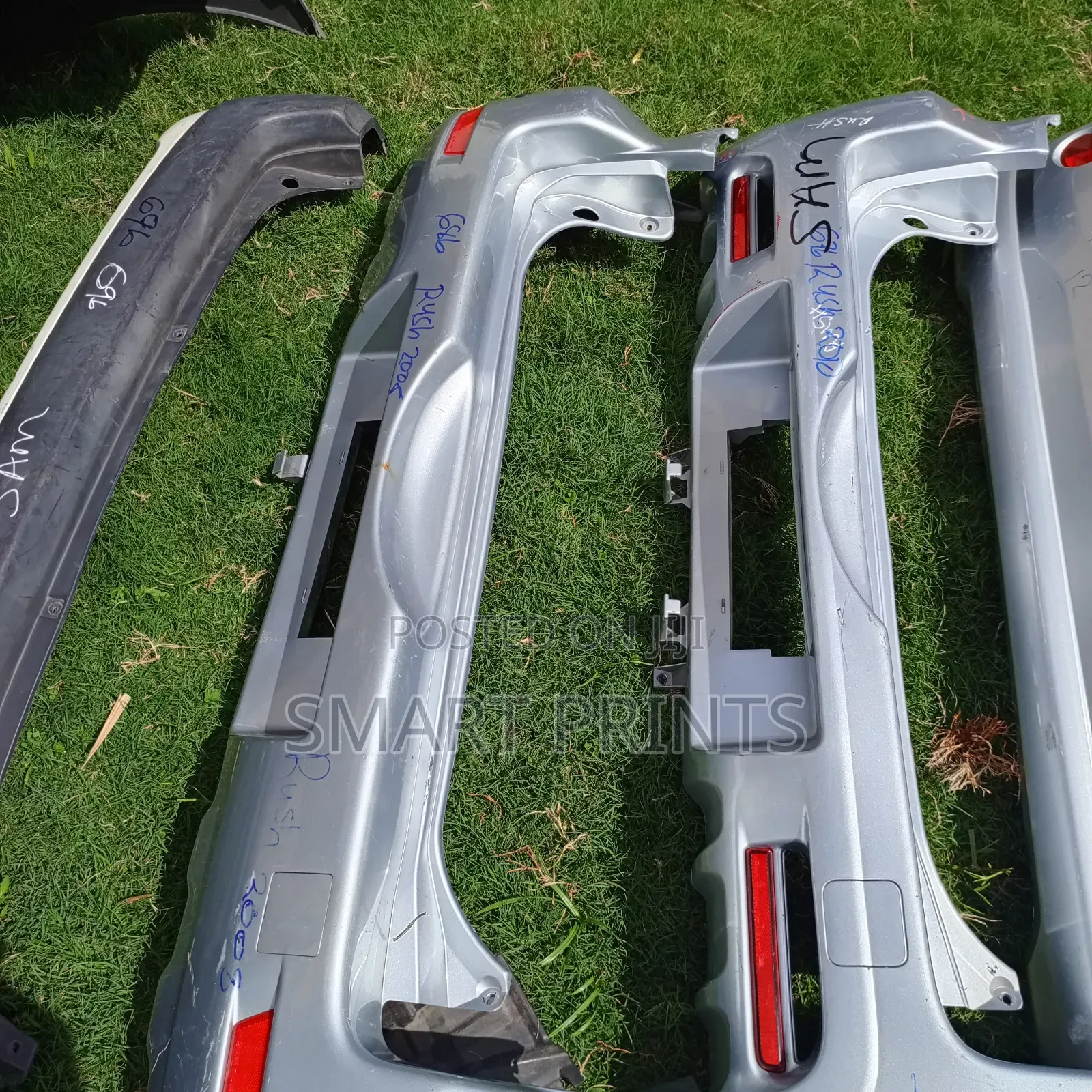 High Quality Ex Japan Toyota Rush Back Bumper Available