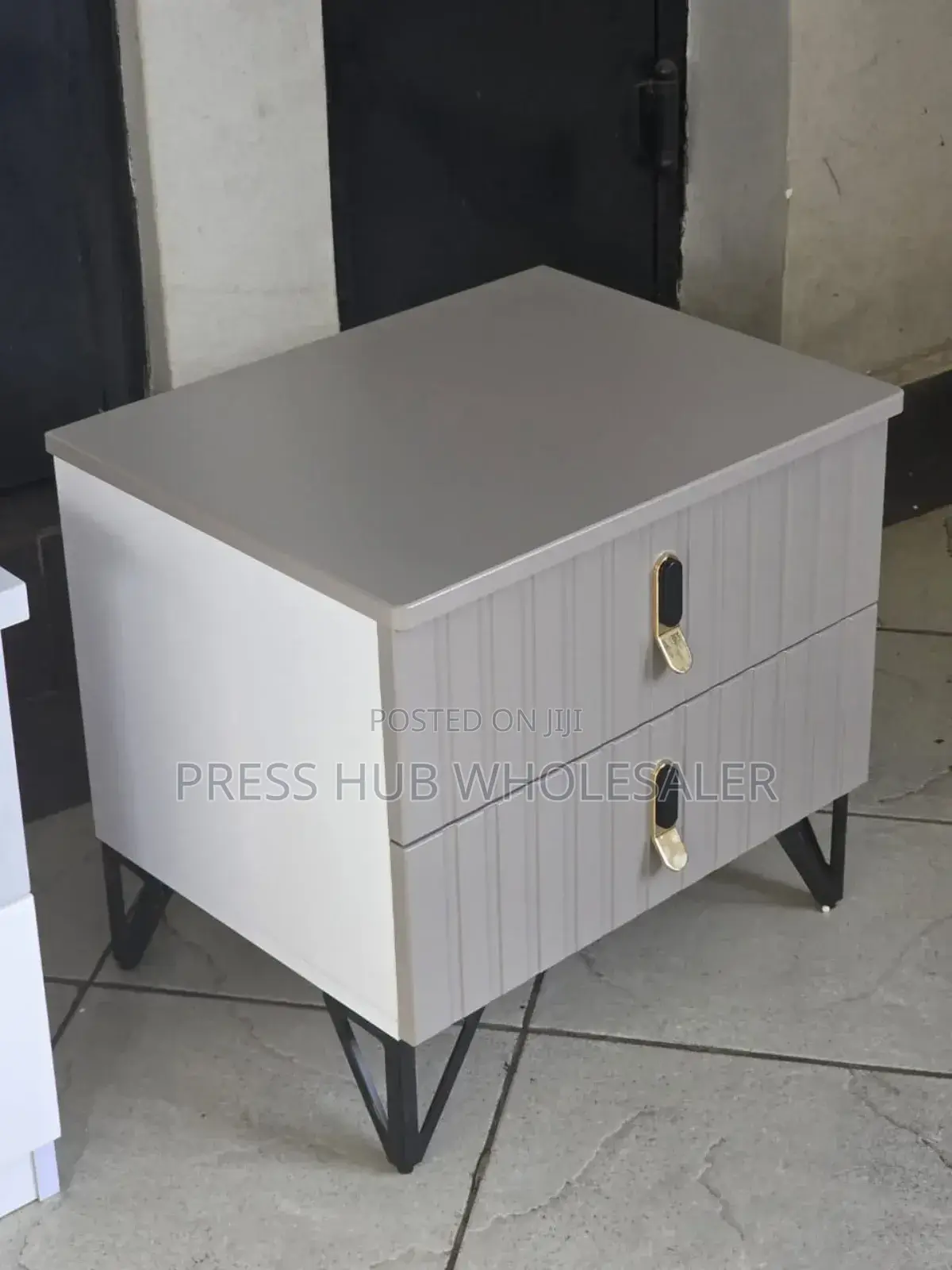 Modern Solid Wood Two-Drawer Bedside Table 