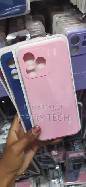 Miska Oppo Realme C53 Liquid Silicone Cover With Fur Lined Interior