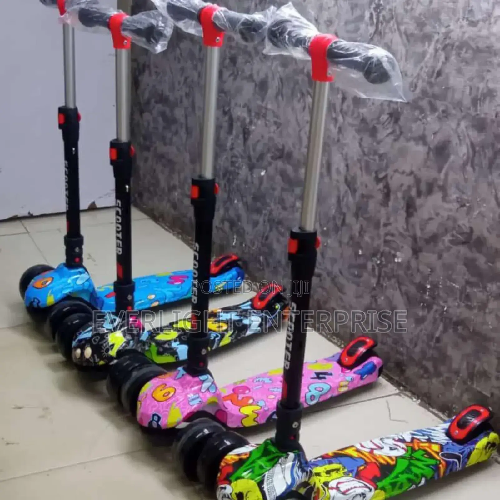 Adjustable Foldable Scooter Graffiti