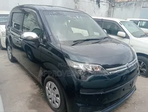 Toyota Spade 2018 Blue