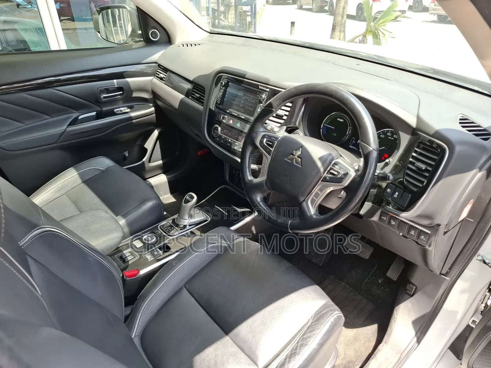 Mitsubishi Outlander 2019 White