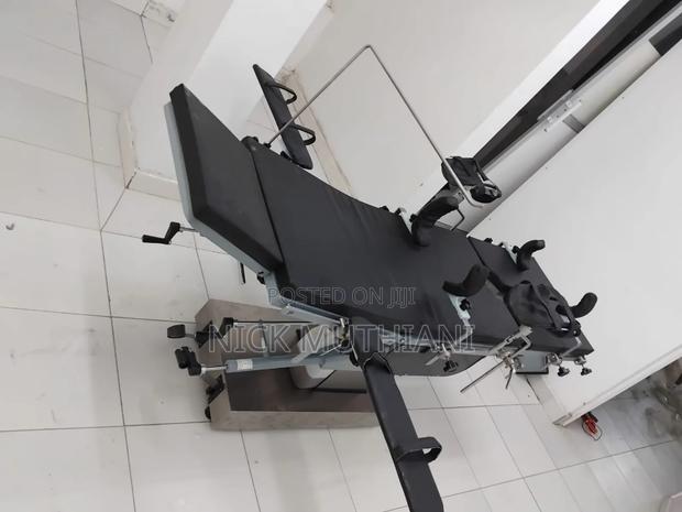 Operating Theatre Table - thumbnail 2
