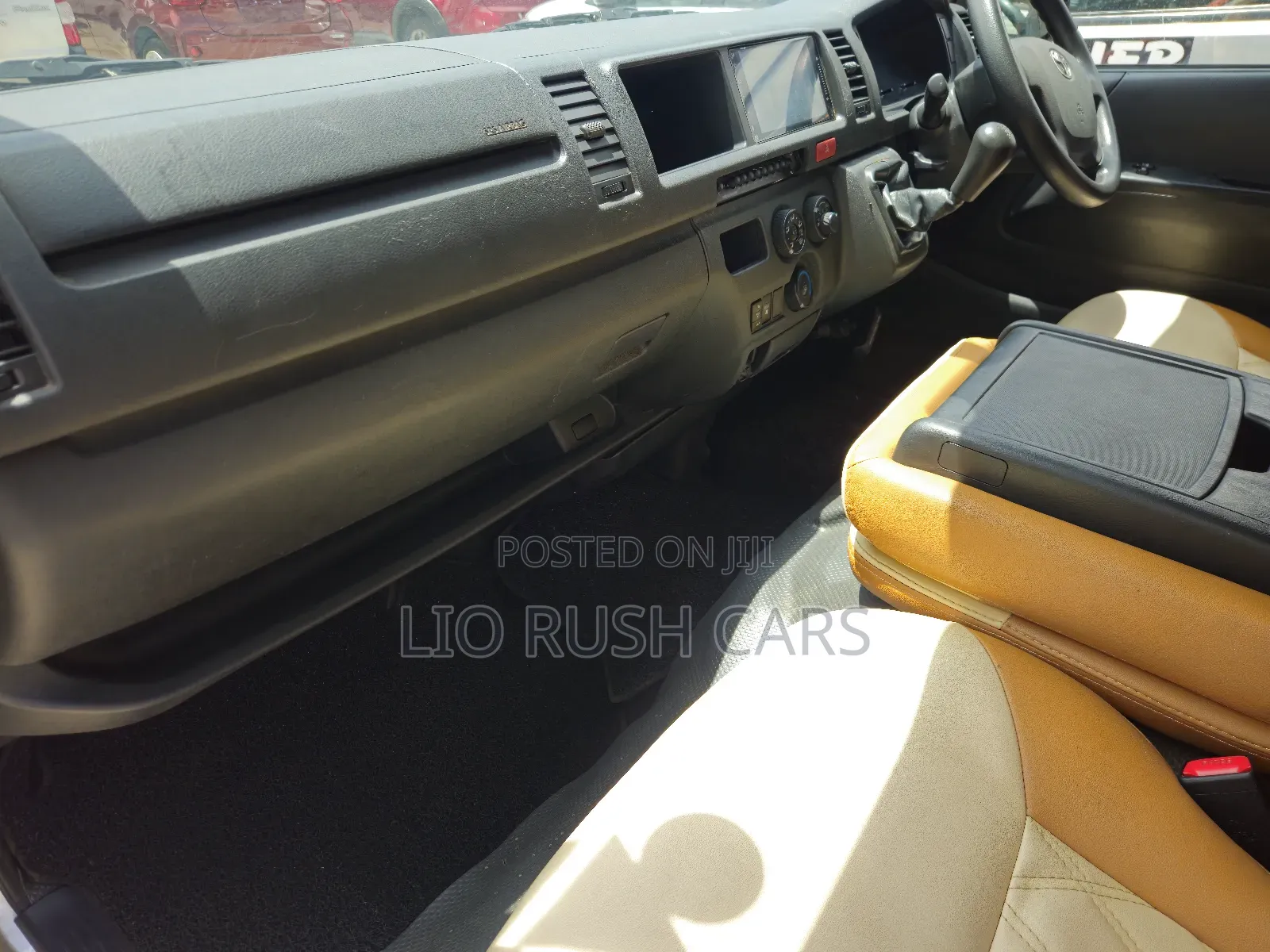 Toyota HiAce 2019 Silver