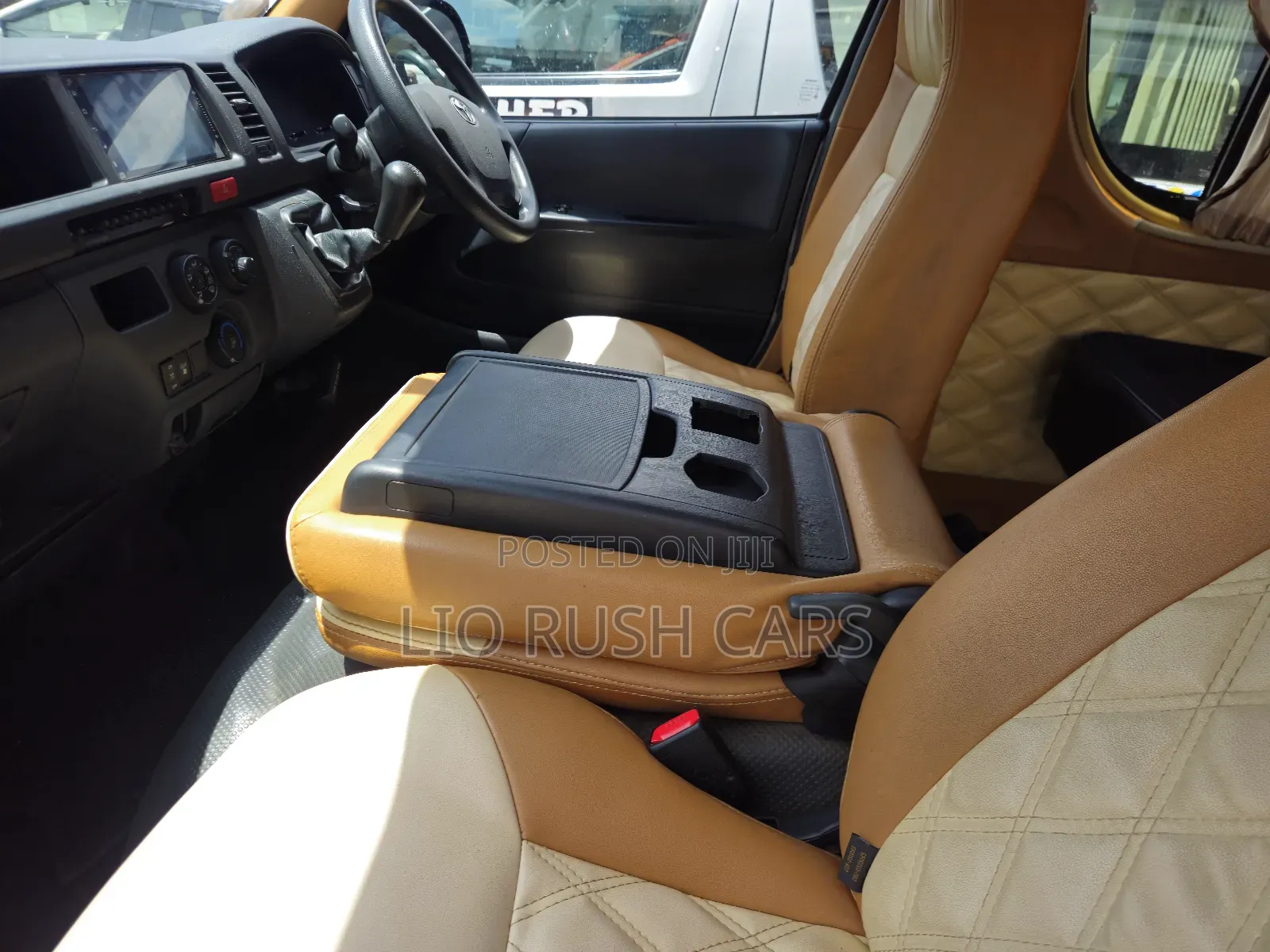 Toyota HiAce 2019 Silver
