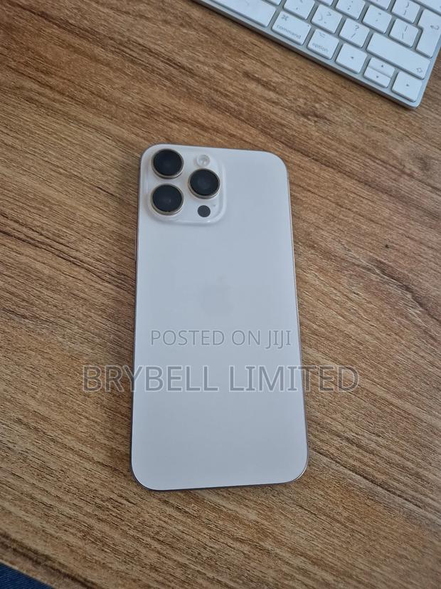 Apple iPhone 16 Pro Max 256 GB White - thumbnail 6