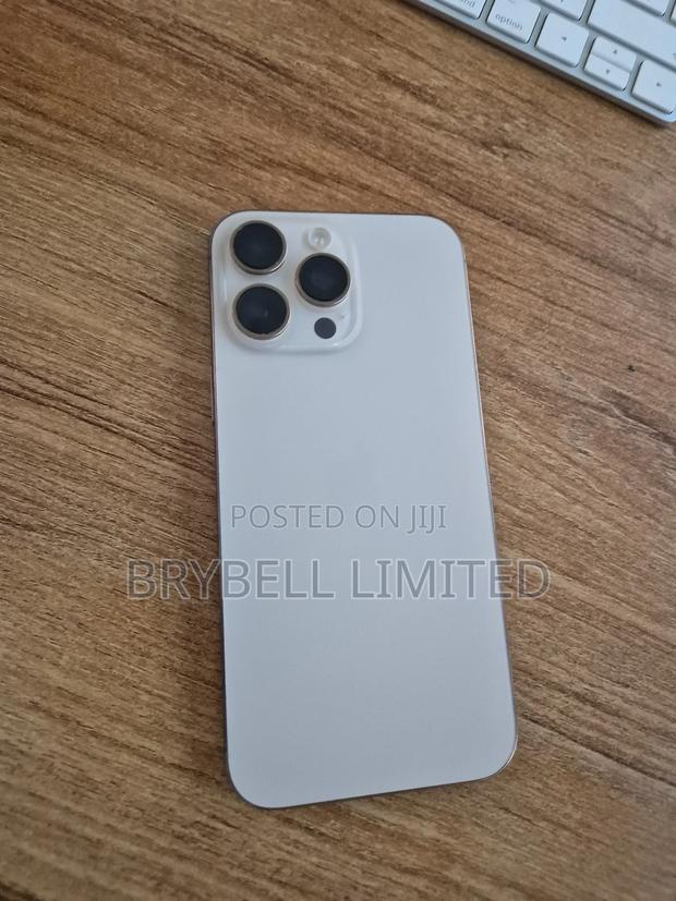 Apple iPhone 16 Pro Max 256 GB White - main view