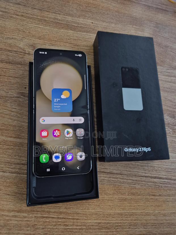 Samsung Galaxy Z Flip5 256 GB Black - thumbnail 6