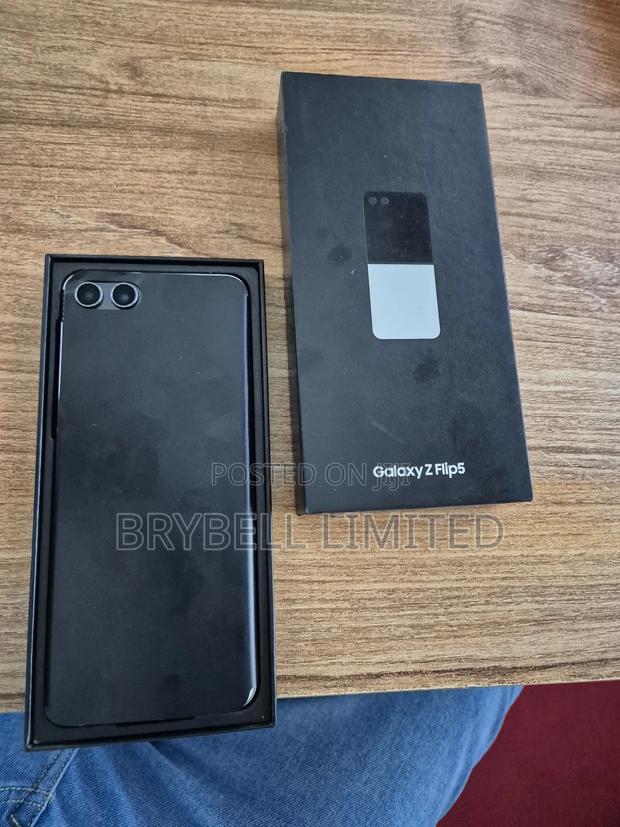 Samsung Galaxy Z Flip5 256 GB Black - thumbnail 8