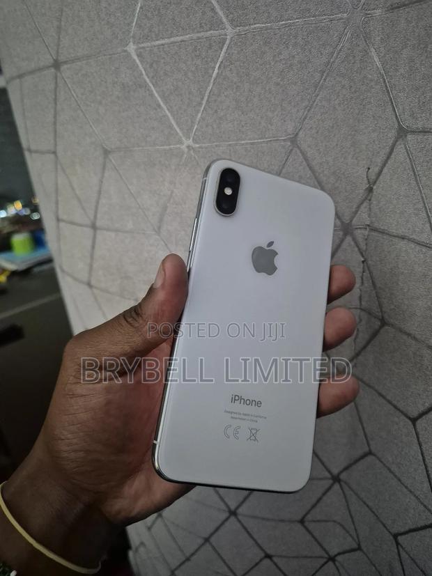 Apple iPhone X 64 GB - main view