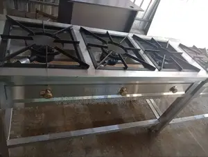 Cooker for Sale, Three Burners. Payment on Delivery