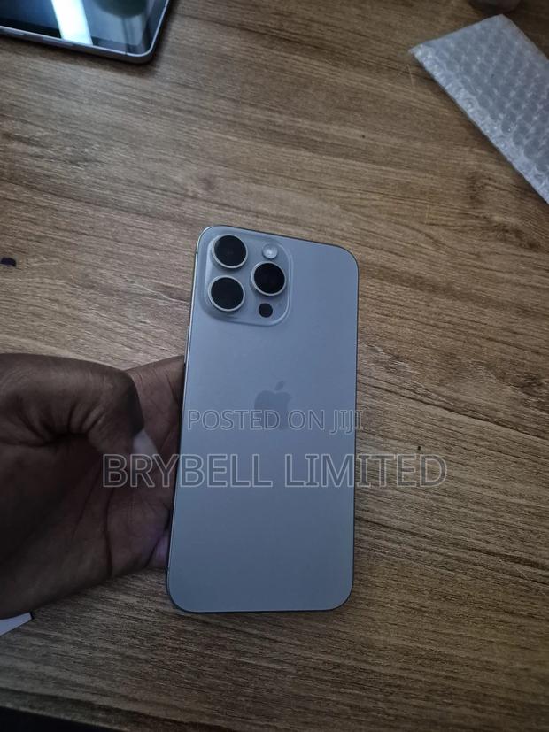 Apple iPhone 15 Pro Max 256 GB - main view