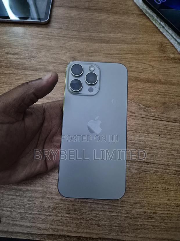 Apple iPhone 16 Pro Max 256 GB - main view