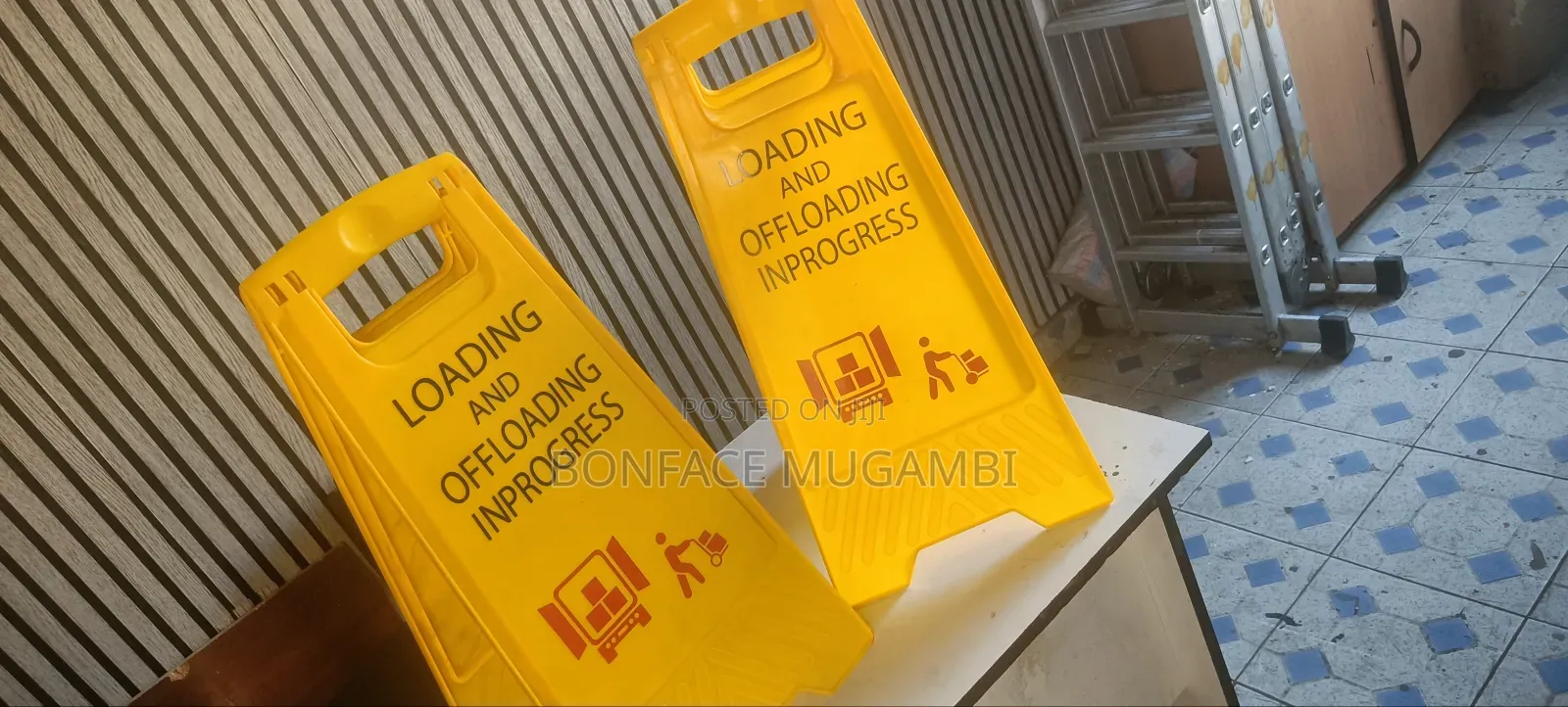 Floor Safety Signs, Industrial Safety Signs, Protection and Gears