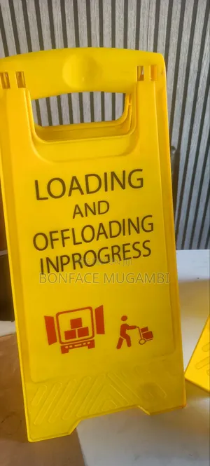 Floor Safety Signs, Industrial Safety Signs, Protection and Gears