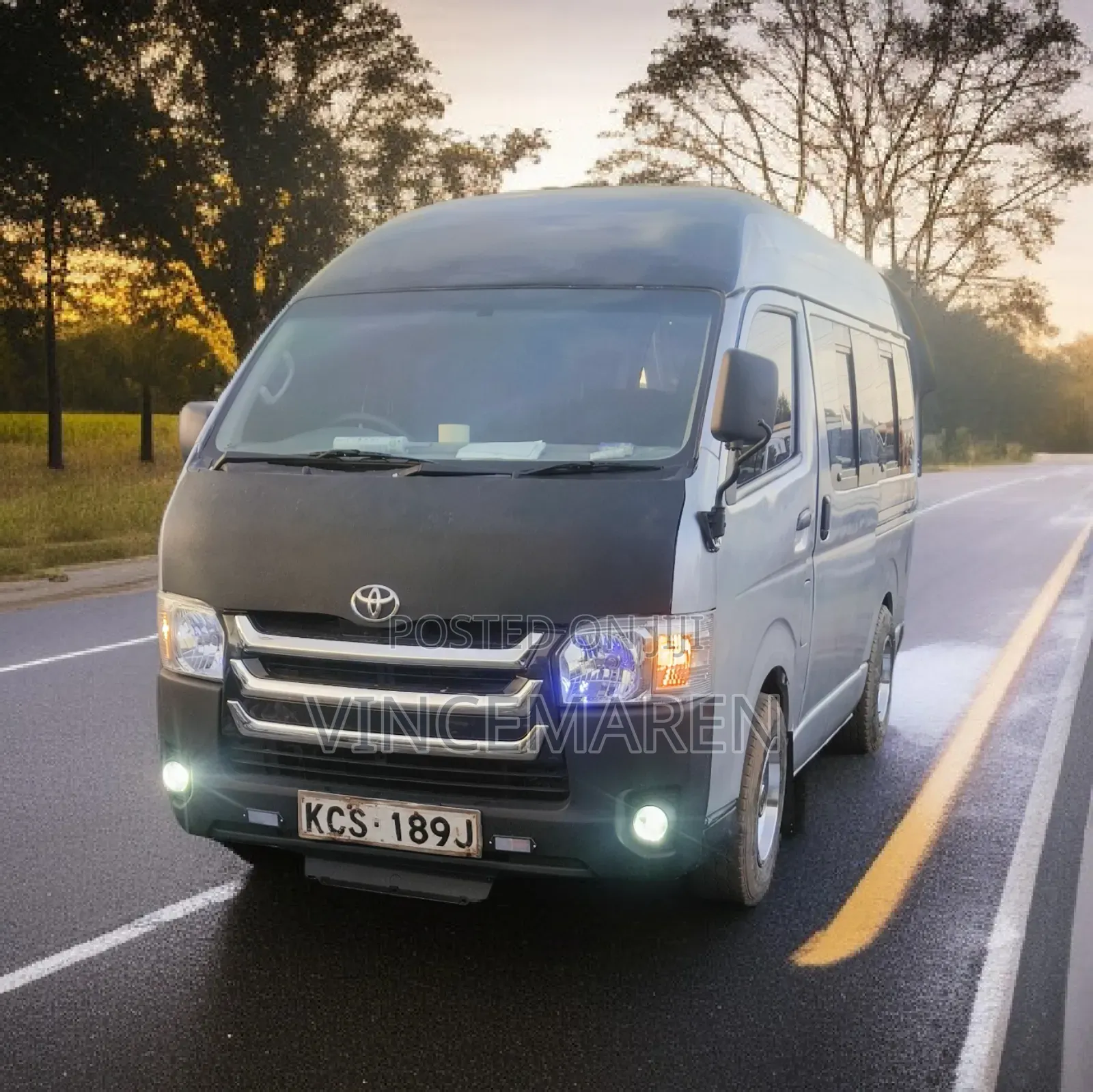 Toyota HiAce 2012 Silver