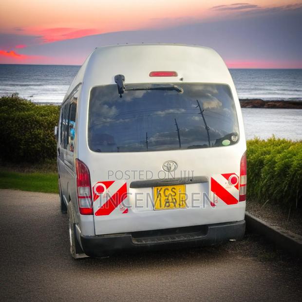 Toyota HiAce 2012 Silver - thumbnail 3