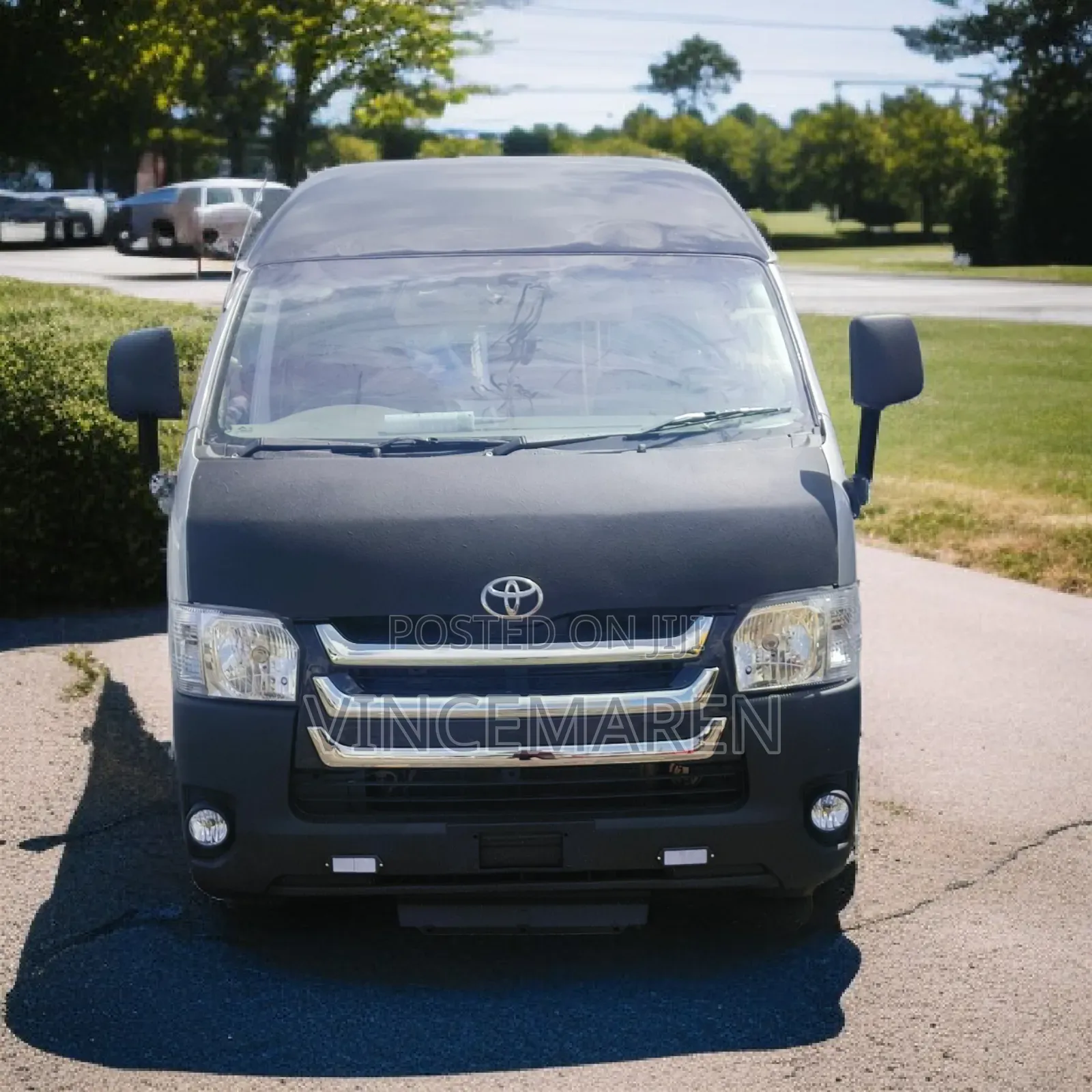 Toyota HiAce 2012 Silver