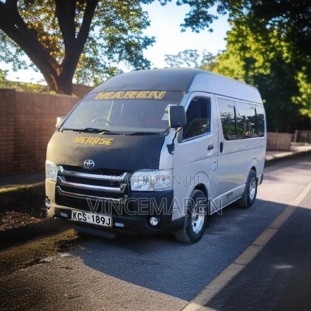 Toyota HiAce 2012 Silver - thumbnail 14