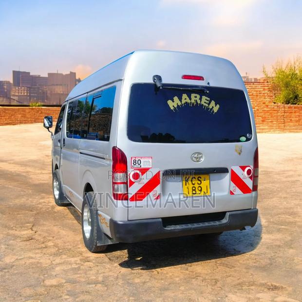 Toyota HiAce 2012 Silver - thumbnail 4