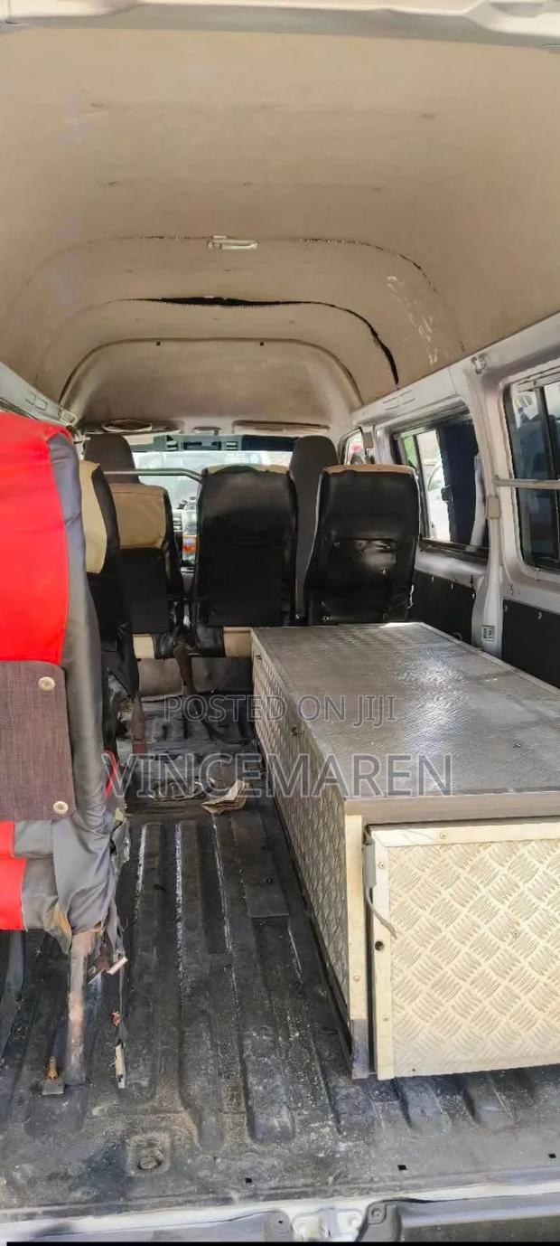 Toyota HiAce 2012 Silver - thumbnail 10