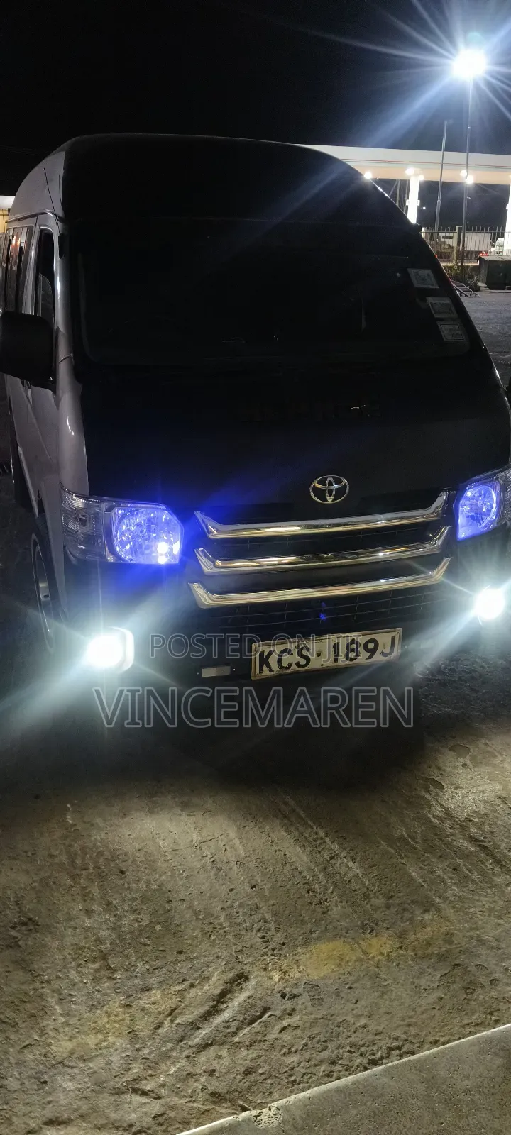 Toyota HiAce 2012 Silver