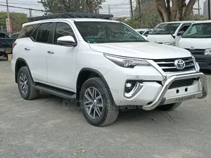 Toyota Fortuner 2.8 D AWD 2018 White